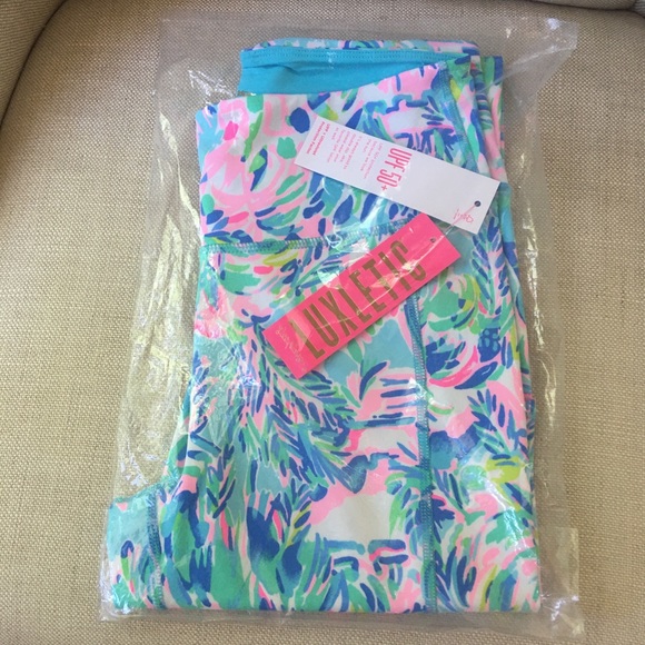 Lilly Pulitzer Pants - NWT Lilly Pulitzer Luxletic 24” High Rise Weekender Leggings Blue Cabana M